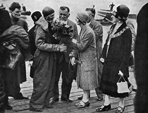 Images Dated 7th September 2016: Amelia Earhart Greeted at Southampton