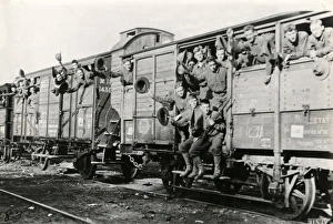 Images Dated 15th December 2011: American 5th Marines on a troop train, France, WW1