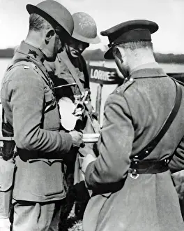 Discussing Prints: American and British with equipment, Western Front, WW1