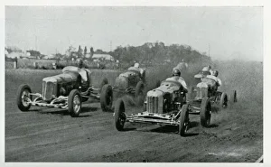Dust Gallery: American dirt track event