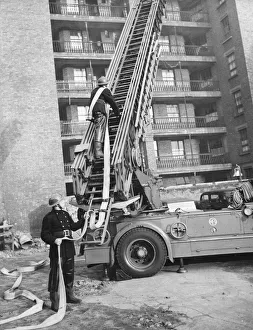 Steel Gallery: American firefighters in London WWII