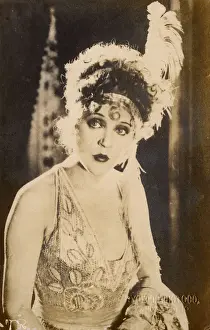 Shoulder Prints: American flapper pinup in costume