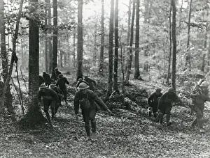 Advance Prints: American machine gun platoon advancing, France, WW1