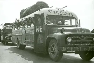 Lean Prints: American Scouts on a coach