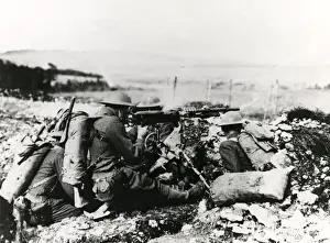 American soldiers in action with Hotchkiss gun, WW1