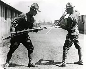 Images Dated 19th December 2011: Two American soldiers bayonet training, France, WW1