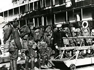 Plank Prints: American troops boarding USS Charles, Southampton, WW1
