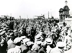 Images Dated 8th December 2011: American troops marching through Liverpool, WW1