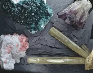 Amethyst, baryte dioptase, rhodochrosite