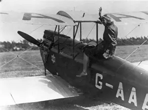 Amy Johnson with her de Havilland DH60G Gipsy Moth G-aAH