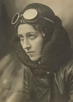 Aviator Collection: Amy Johnson - pioneering English pilot