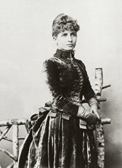 Images Dated 4th July 2012: Anna Eva Fay (3)