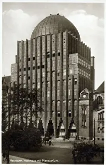 Fritz Prints: Anzeiger-Hochhaus in Hannover, Germany with rooftop Planetarium