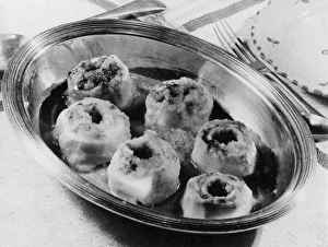 Images Dated 3rd May 2011: Apples in Syrup