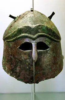 Protective Prints: Apulo-Corinthian helmet. 400-350 BC