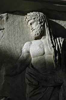 Allegoric Gallery: Ara Pacis Augustae. Aeneas sacrificing to the Penates. Relie