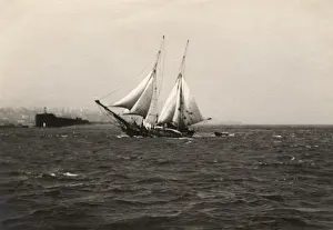 Sutherland Prints: Arab Dhow in St Georges Bay, Malta - WWII