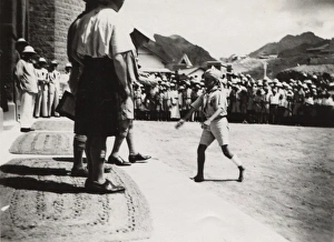 Images Dated 28th July 2011: Arab Scout giving keffiyeh to Baden-Powell