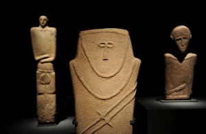 Millennium Collection: Arabic peninsula. Anthropomorphe Stele. IV millennum BC. Al