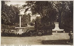 1933 Collection: Arboretum with fountain and Royce statue, Derby