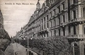 Avenida Prints: Argentina - Buenos Aires - a view down the Avenida de Mayo