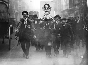 Mocking Prints: Armistice Day scene with Kaiser Wilhelm II cartoon