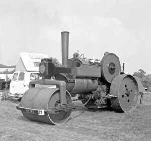 Armstrong Collection: Armstrong-Whitworth Road Roller, BD 7511