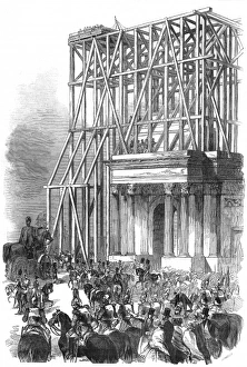 Images Dated 24th February 2012: Arrival of the Wellington statue at Hyde Park Corner