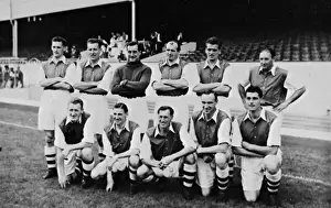 Seats Prints: Arsenal Football Club team 1929-1930