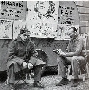 Sketching Prints: Artist H. H. Harris at work