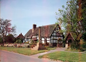 Ashton Prints: Ashton under Hill - Thatched cottages