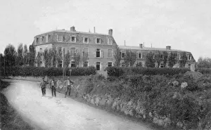 Asile de Petits Orphelins, Menilmontant - Holiday Home