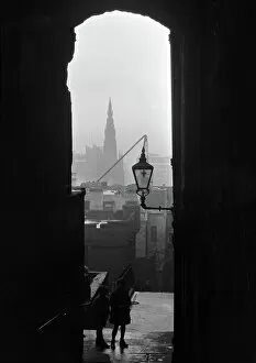 Misty Collection: Atmospheric view of Edinburgh, Scotland