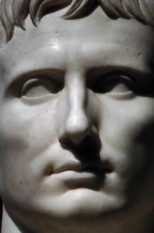 Images Dated 1st April 2009: Augustus (61 B.C.-14 A.D) as Pontifex Maximus