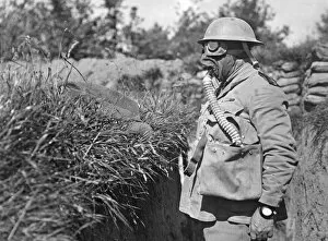 Images Dated 27th October 2011: Australian chaplain in box respirator, France, WW1