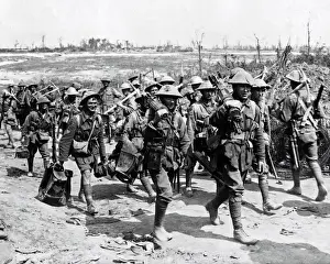 Australian machine gunners returning from trenches, WW1