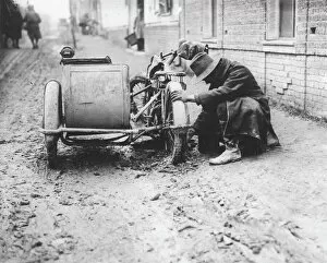 WWI Soldiers Gallery: Australian soldier with motorcycle and sidecar, WW1