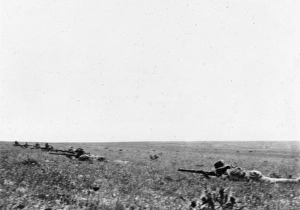 Images Dated 27th October 2011: Australian troops in action on the battlefield, WW1