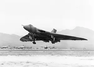 Climbs Prints: Avro Vulcan B2 of No 44 (Rhodesia) Squadron RAF Waddington
