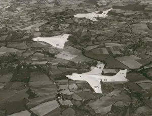 Images Dated 4th February 2015: Avro Vulcan BMk1, Vickers Valiant BMk1, XD869