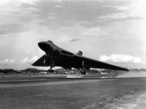 Avro Vulcan landing at the 1955 SBAC show at Farnborough