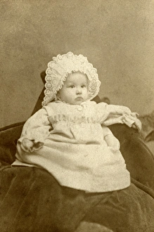 Adorable Gallery: Baby in bonnet