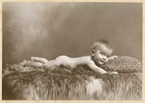 Knowing Collection: Baby on Rug / Midget C1909