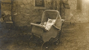 Prams Gallery: Baby in a wickerwork pram, Delaware, USA