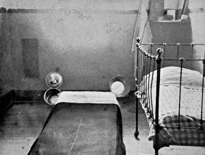 Images Dated 10th June 2004: Babys cot by the side of its mothers bed