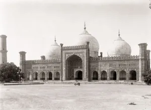 Lahore Prints: Badshahi Mosque, Lahore, India, (Pakistan) c. 1890