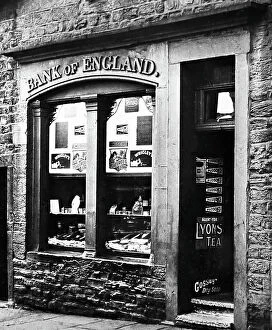 Images Dated 18th March 2020: Bank of England shop, Burnley, Lancashire, early 1900s