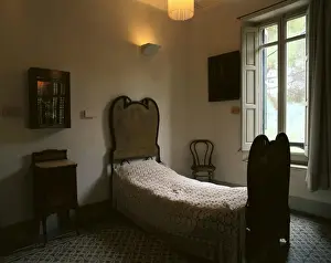 Dwelling Prints: Barcelona. Gaudi House Museum. Bedroom of Gaud