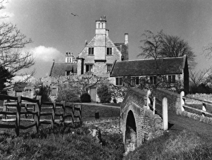 Images Dated 11th March 2011: Barnwell Castle Houses