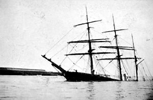 Aground Gallery: The Barque Berean off Tilbury, 1910